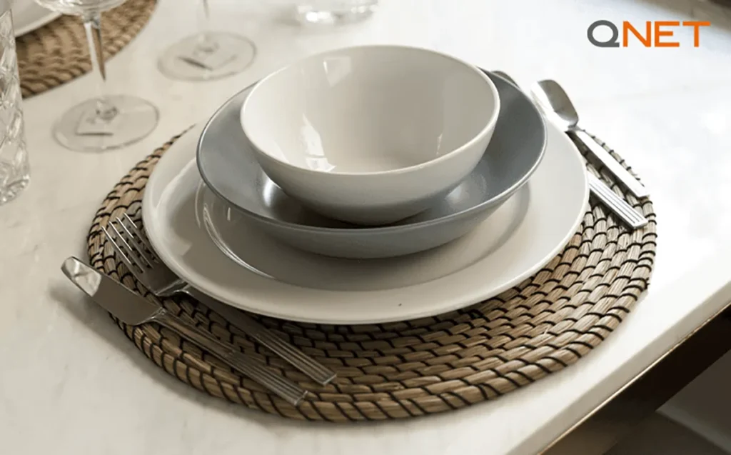 A Porcelain Dinner Set kept on a table (A clean & closer look)