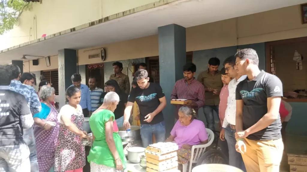 QNet Entrepreneurs serving special lunch as part of the Spirit of Giving event in Hyderabad.