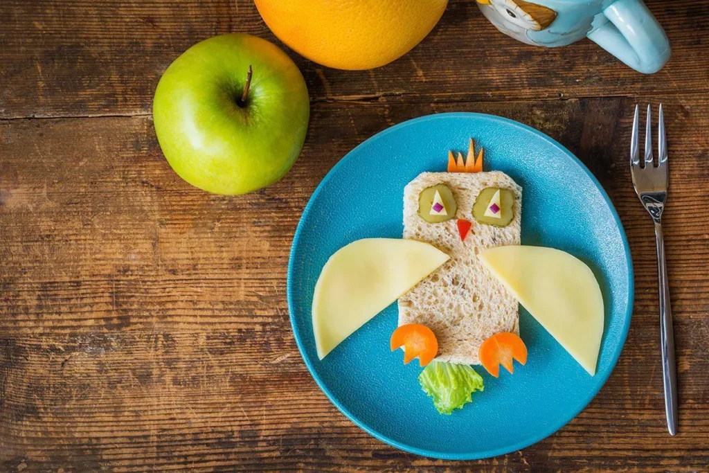 Nutriplus Kids Protein Power: A sandwich made to look like an owl with veggies